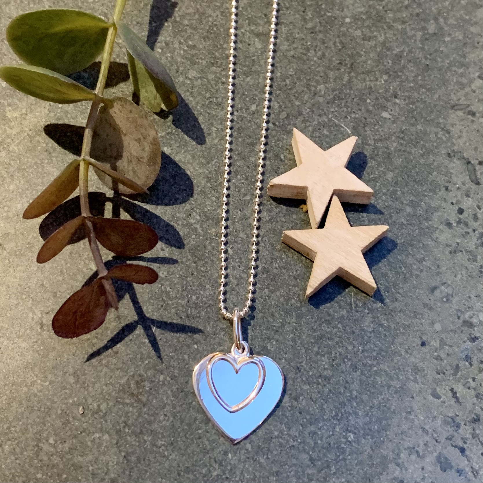 Silver 42cm Plain and Outline Hearts Necklace 2