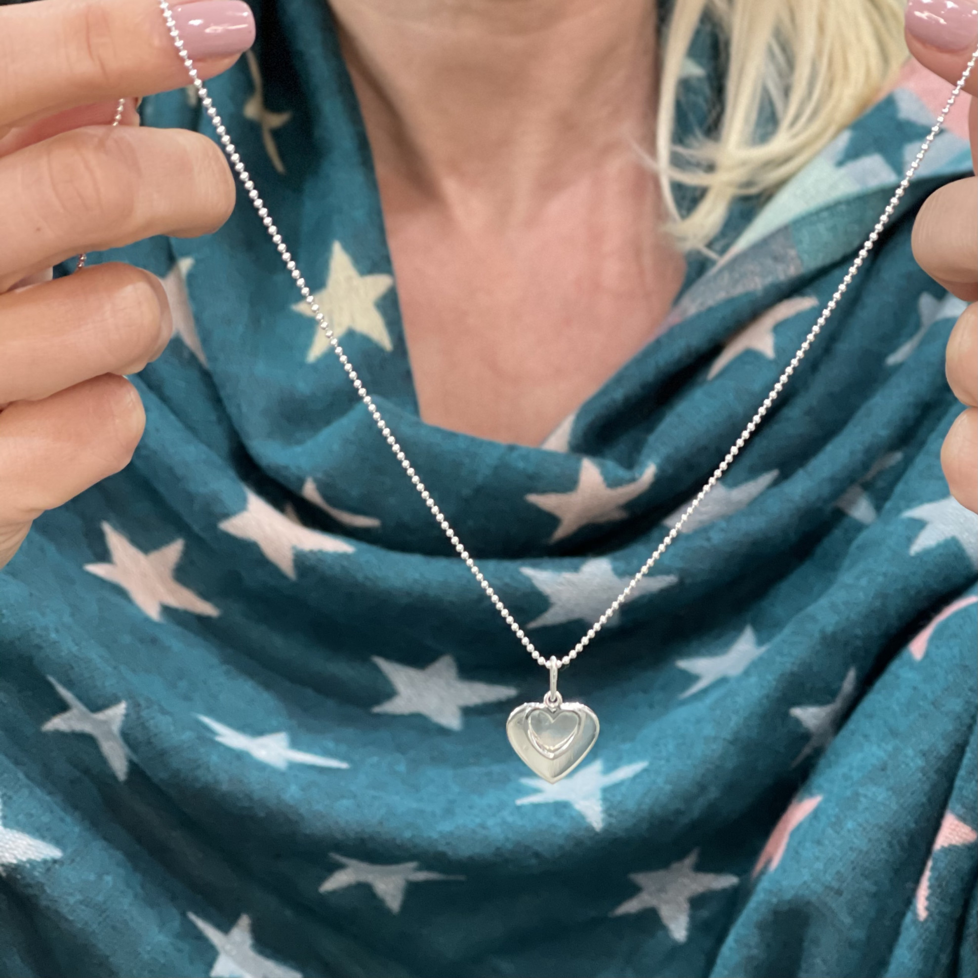 Silver 42cm Plain and Outline Hearts Necklace 3