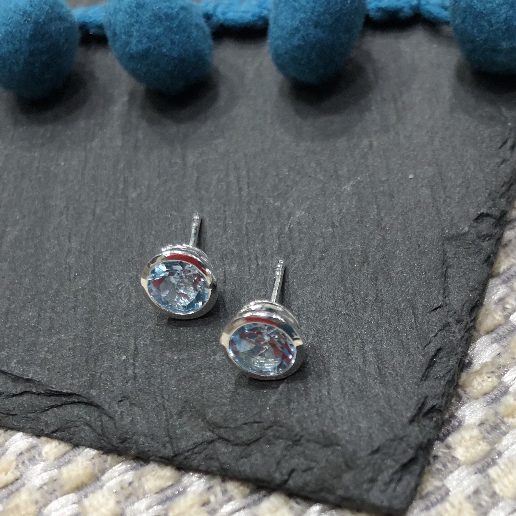 Silver Blue Topaz With Galeried Edge Stud 2