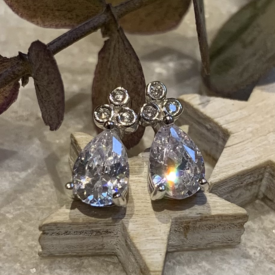 Silver Pear-Shaped Stud 2