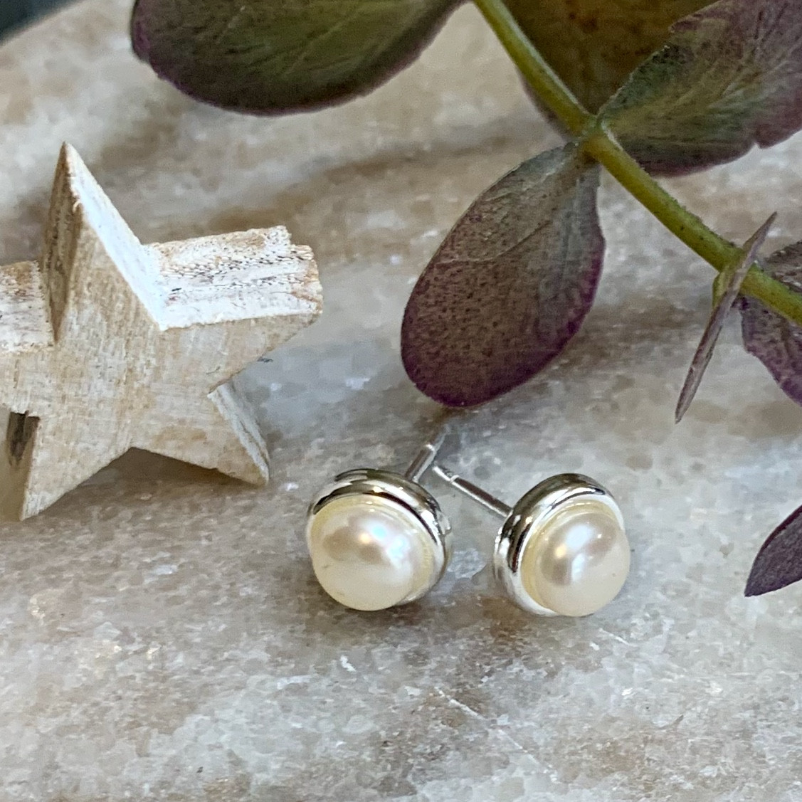 Silver Pearl Stud With Silver Surround 2