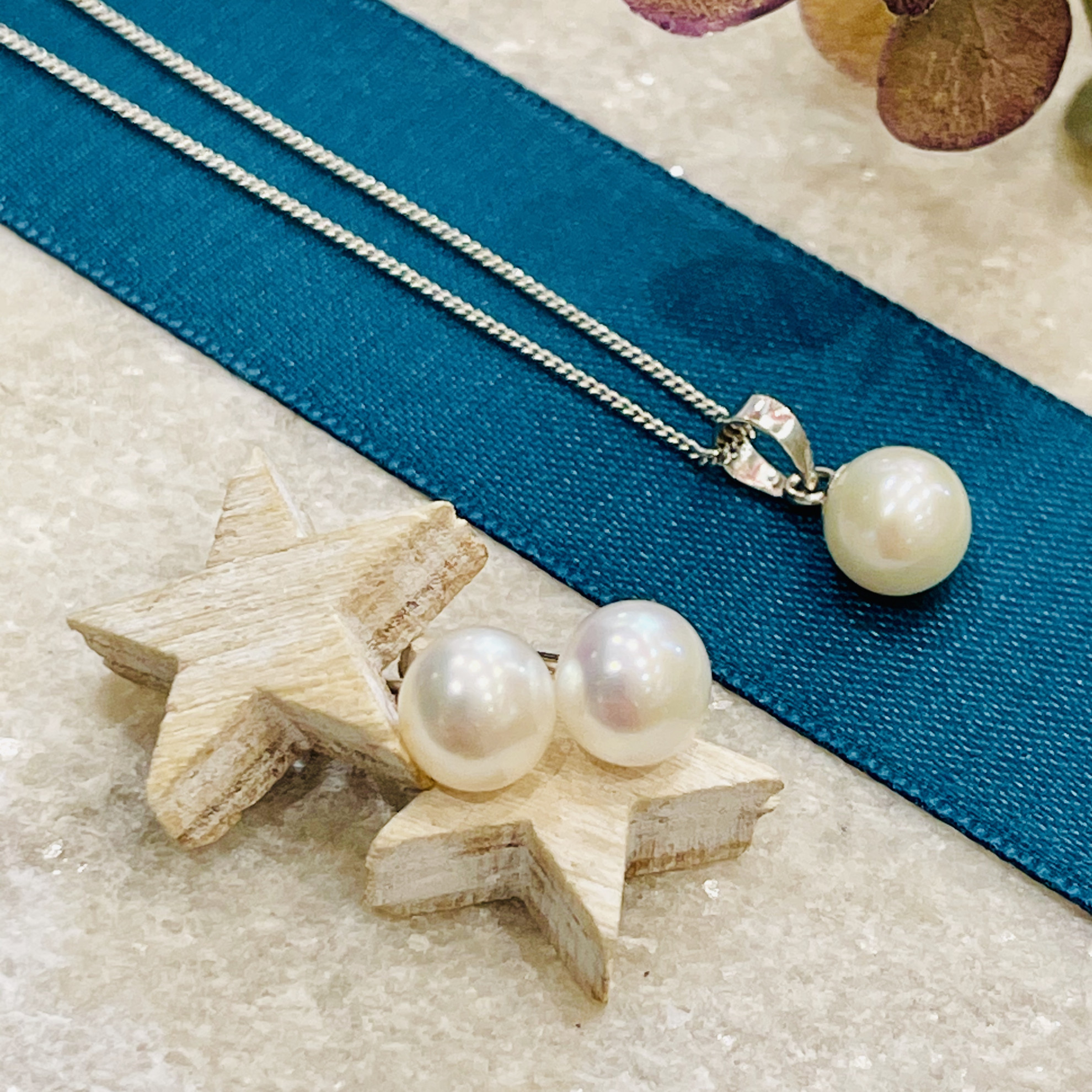 Sterling Silver Freshwater Pearl Necklace & Earring Set